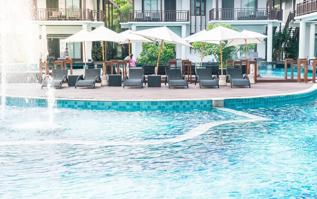 DLF Magnolias 2 amenities - Olympic-size swimming pool